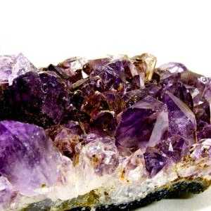 Okrasné Amethyst - vzácna alebo semi-drahých kameňov?
